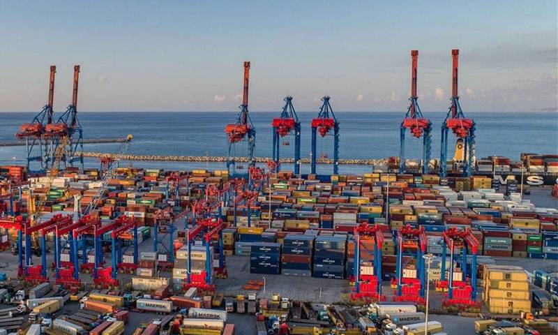 عطل في النظام الجمركي الإلكتروني داخل مرفأ بيروت