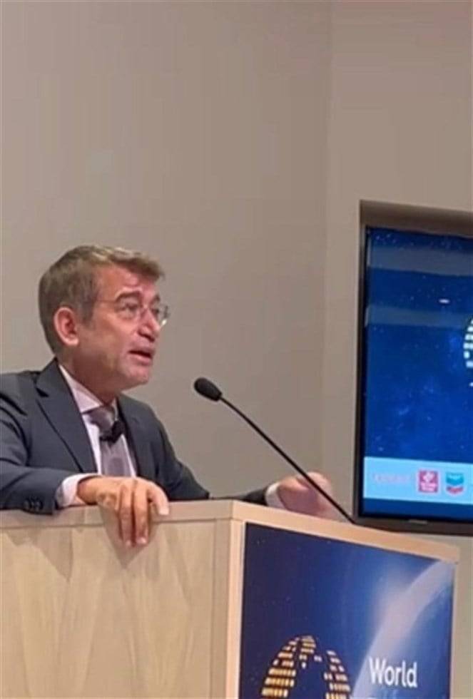 فيّاض في قمة 