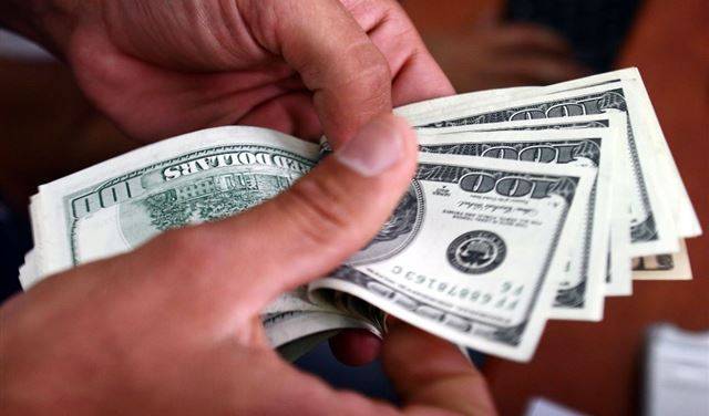 دولار السوق السوداء.. كم بلغ؟ ‏