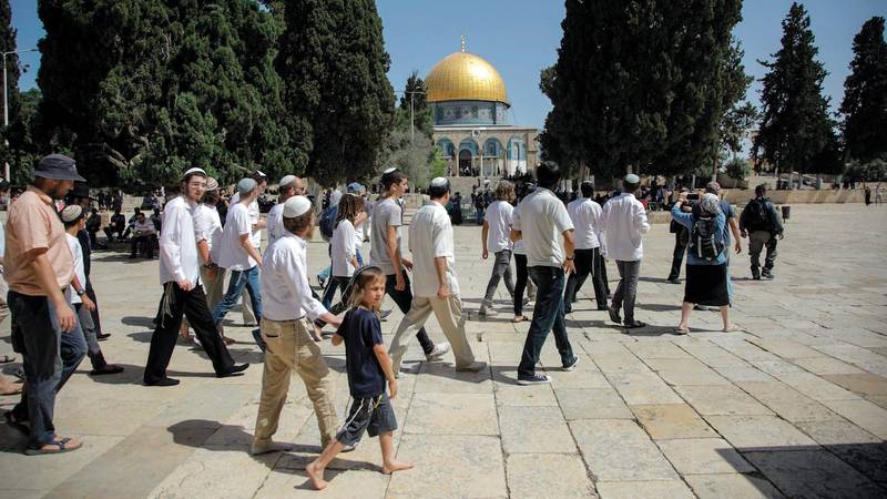 محافظ القدس: أكثر من 700 مستوطن اقتحموا المسجد الأقصى منذ ساعات الصباح