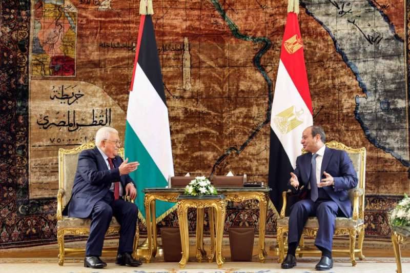 السيسي يؤكد لعباس دعمه للقضية الفلسطينية