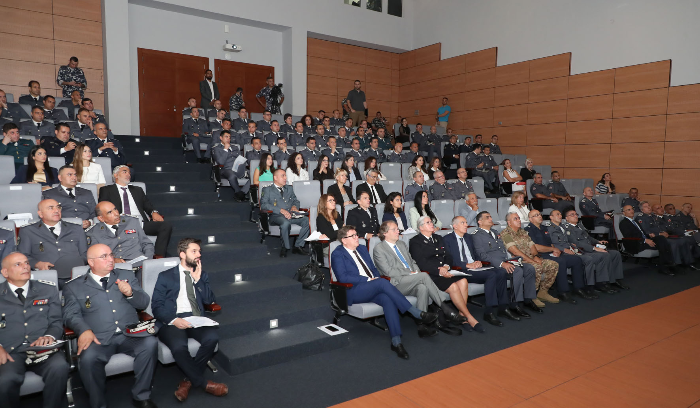 عثمان في تخريج ضباط : معاً لمجتمع أكثر أماناً