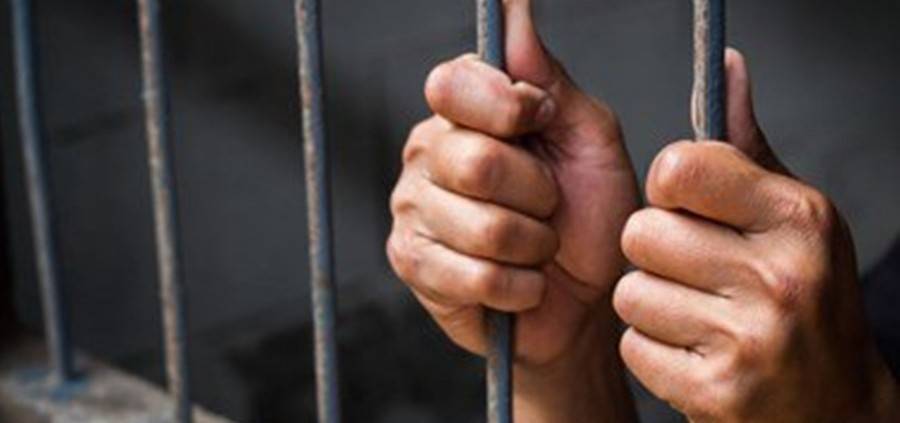 توقيف مطلوب بجرائم سرقة
