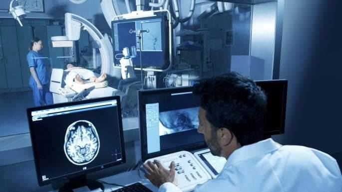 أطباء يعثرون على إبرة في دماغ امرأة منذ 80 عاماً