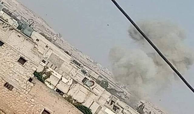 رداً على إطلاق قذائف... ضربات إسرائيلية على مطارَي حلب ودمشق