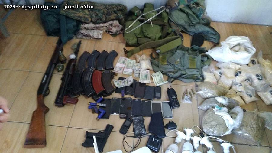 مداهمة للجيش في حي الشراونة وضبط مخدرات وأسلحة
