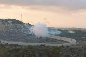 الجيش الإسرائيلي يُطلق قنابل الفوسفور الحارق على بلدة الضهيرة