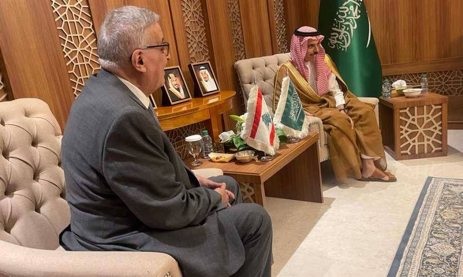 بوحبيب لنظيره السعودي: نعوّل على دور المملكة المحوري لإعادة التوازن للشرق الاوسط