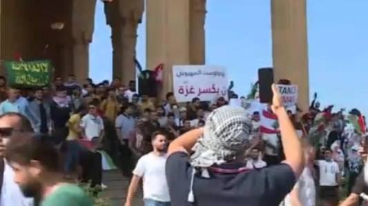 اعتصام في باحة مسجد محمد الامين دعماً لغزة