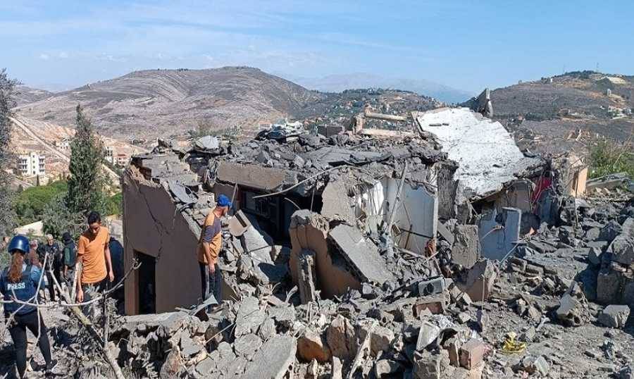 جراء القصف.. منزل رئيس بلدية رب ثلاثين 