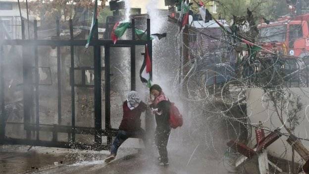 مواجهات في محيط السفارة الأميركية في عوكر