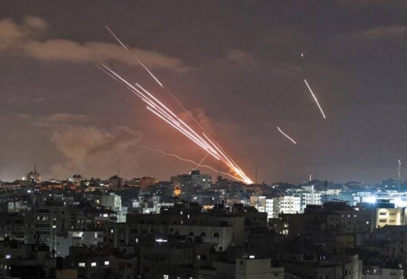 رشقة صاروخية كبيرة تستهدف عسقلان ونتنانيا ويافا وتل أبيب