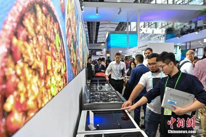 المرحلة الأولى من معرض كانتون الـ 134 تجذب الاهتمام ‏العالمي