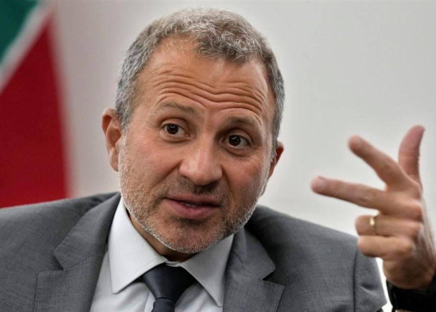 باسيل بعد لقائه فرنجية: تفاهم كبير على مختلف الأفكار التي عرضها حول كيفية الالتقاء في مواجهة خطر الحرب والتوحّد في العمل واعادة الانتظام الى المؤسسات