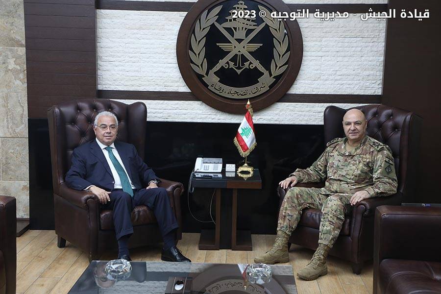 قائد الجيش يستقبل سكاف