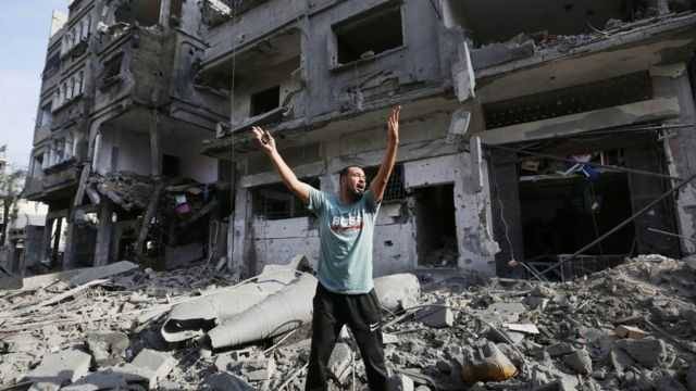 حصيلة الشهداء في قطاع غزة جراء القصف الإسرائيلي تتخطى الخمسة آلاف