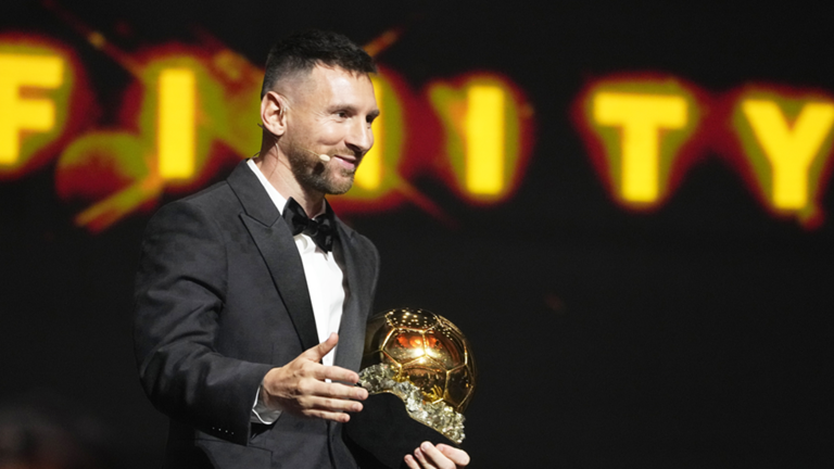 رونالدو ينافس ميسي على 