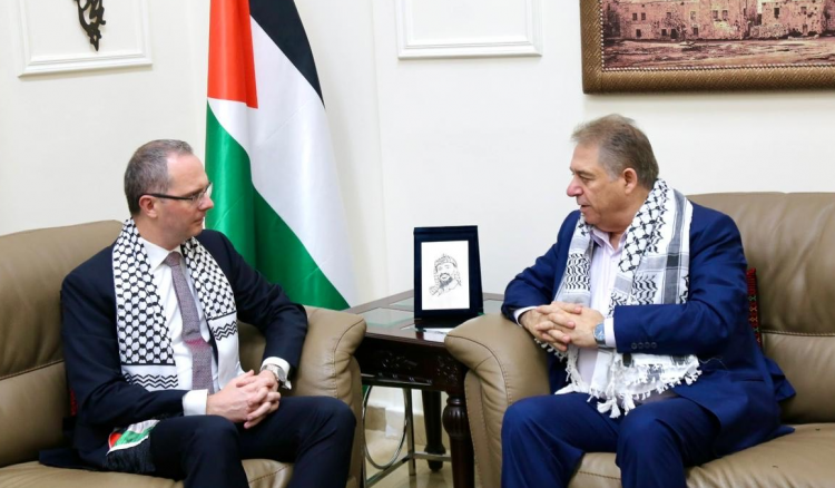 تطورات حرب غزة بين السفيرين الفلسطيني والتركي