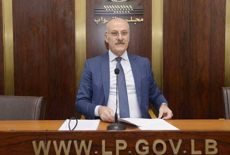 عبدالله يتابع مع القوى الأمنية سرقة شبكات الكهرباء