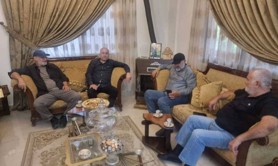 تنسيق اجتماعي سياسي بين 