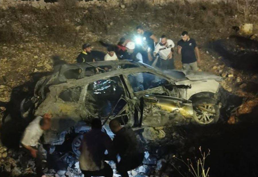 استشهاد 3 اشخاص باستهداف اسرائيل لسيارة مدنية بالقرب من حي المعصرة في بلدة عيناتا من خلال طائرة مسيرة