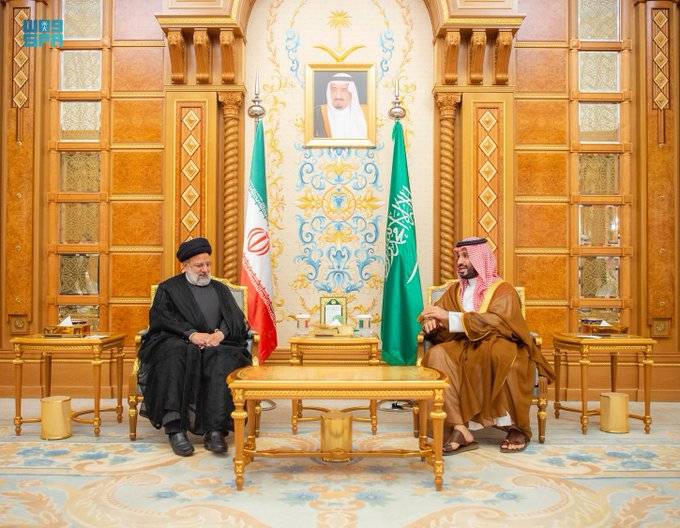 ولي العهد السعودي يلتقي الرئيس الإيراني
