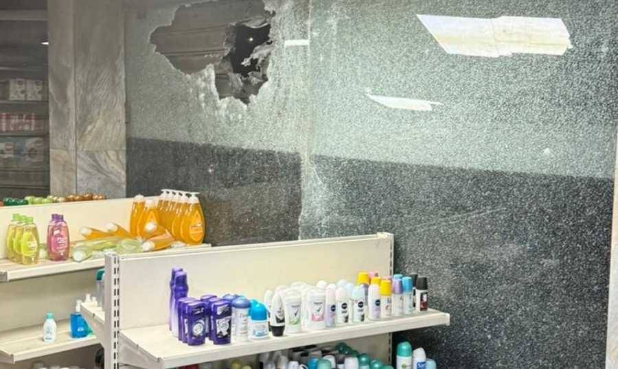 مجهولون يطلقون قذيفتين على صيدليتين في بعلبك
