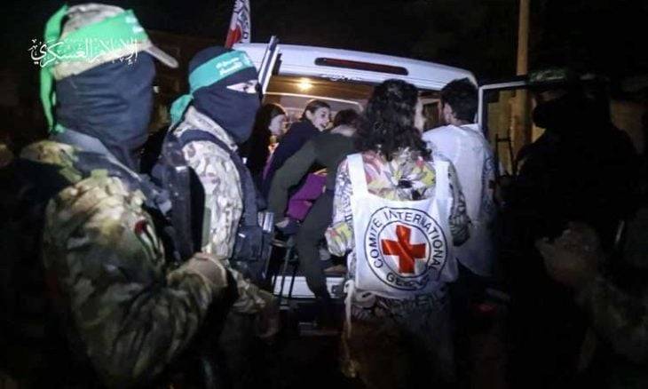 حماس تؤكد موافقتها على تمديد اتفاق الهدنة ليومين إضافيين