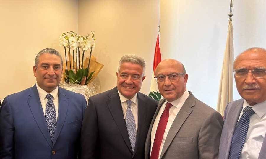 بخاش يزور المصري مهنئاً