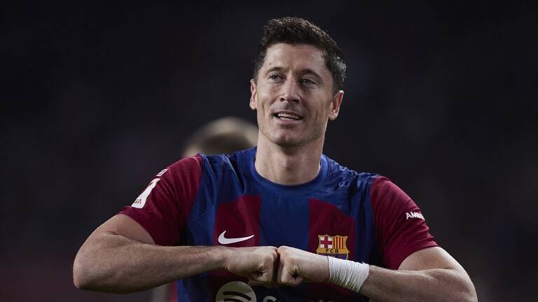 ليفاندوفسكي يحصل على جائزة 