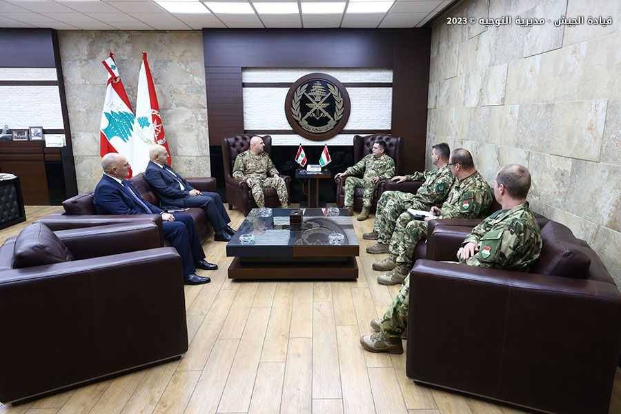 قائد الجيش يلتقي رئيس أركان الدفاع الهنغاري