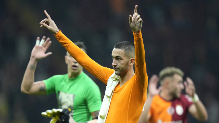 المغربي زياش يُعادل 