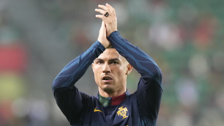 مهاجم برشلونة توريس: رونالدو 