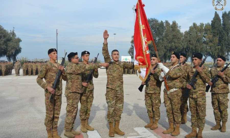 حفل تقديم جنود متمرنين ومجندين ممدّدة خدماتهم