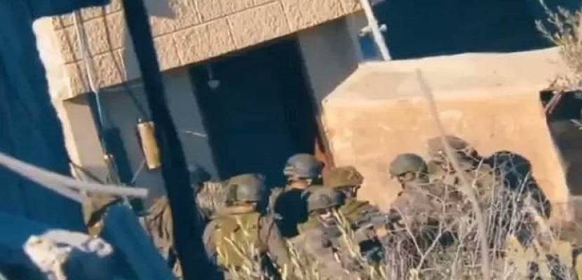 نادي الأسير الفلسطيني: قوات الاحتلال تعتقل 25 فلسطينيا من مناطق الضفة الغربية الليلة الماضية بينهم أسرى محررون
