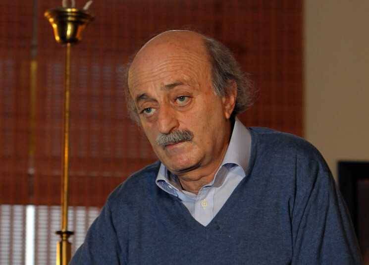 جنبلاط يبرق الى ماكرون معزياً