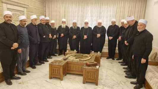 شيخ العقل يستقبل وفداً من مشايخ سوريا ويوفد ممثلين لتعزية قائد الجيش