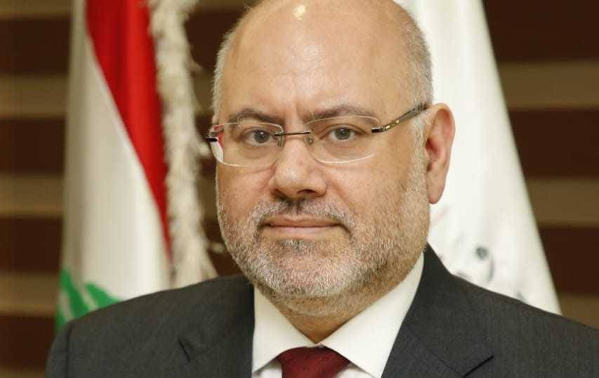 الأبيض يصدر قراراً بوقف العقد مع 