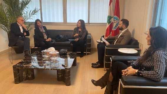 جنبلاط يستقبل وفد شبكة القطاع الخاص اللبناني
