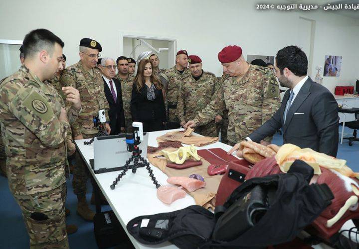 قائد الجيش: سنواصل العمل لنرفع من شأن الطبابة العسكرية