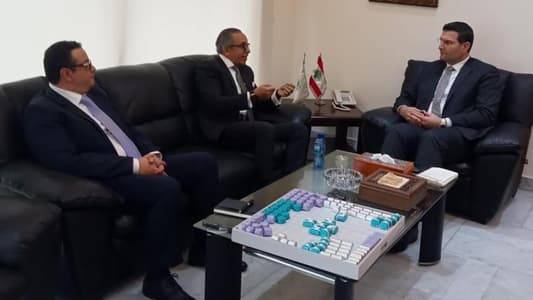 هذا ما بحثه الحاج حسن مع سفير مصر