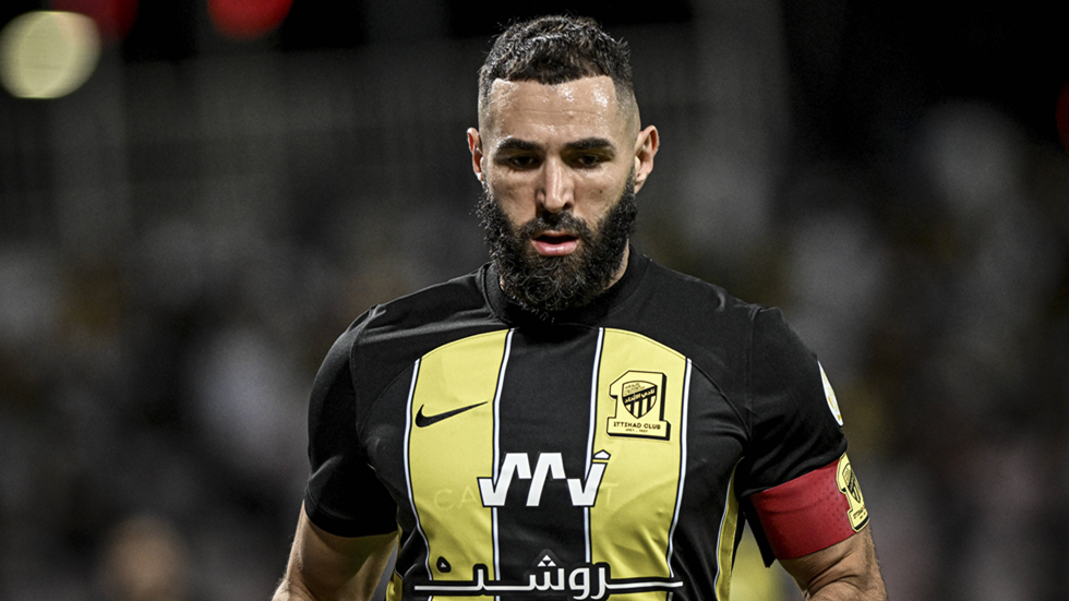 بنزيمة يطلب الرحيل عن اتحاد جدة