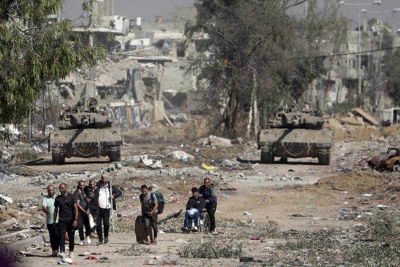 صحة غزة: الدبابات الإسرائيلية تقصف مستشفى ناصر في خان يونس