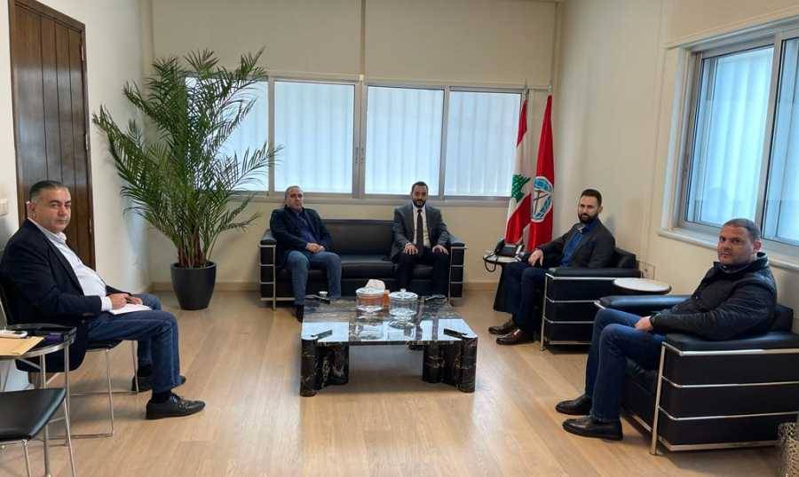جنبلاط يبحث مع أبو حيدر ملفات اقتصادية