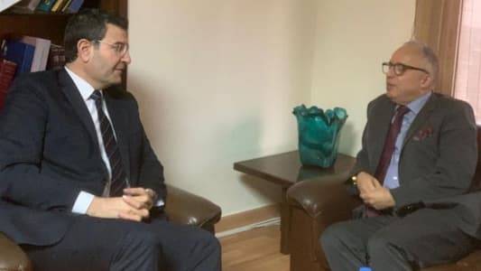 تطوير العلاقات بين الحاج حسن وسفير الجزائر