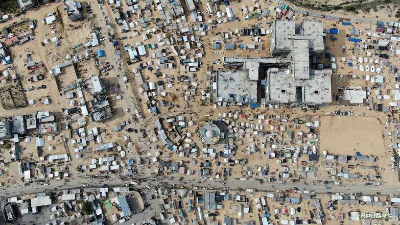 بوريل يستنكر إجلاء الفلسطينيين من رفح.. 