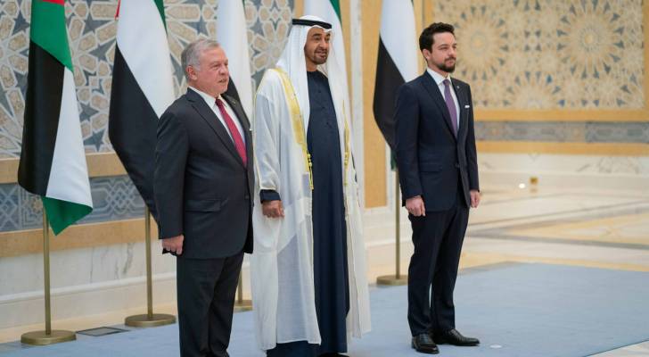 الملك الأردني وولي العهد يستقبلان رئيس دولة الإمارات لدى وصوله عمان