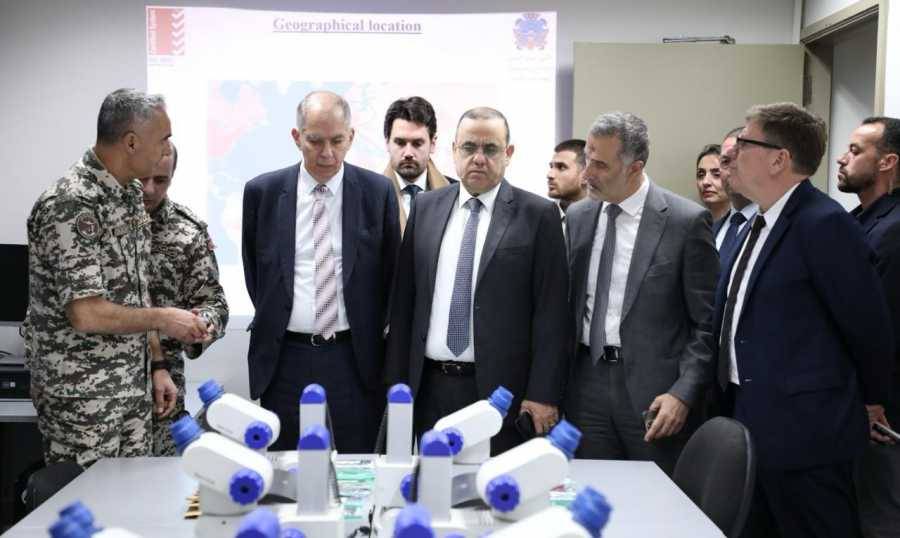 البيسري يتسلّم من ماغرو هبة فرنسية ويستقبل السفير البرازيلي