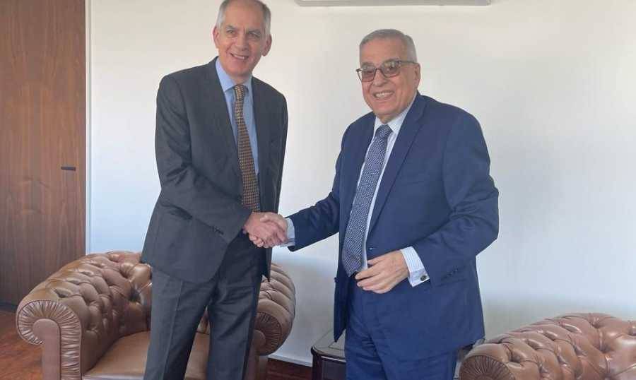 السفير الفرنسي من 