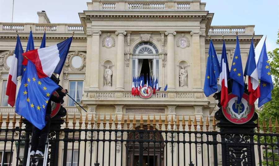 بشرط.. فرنسا 